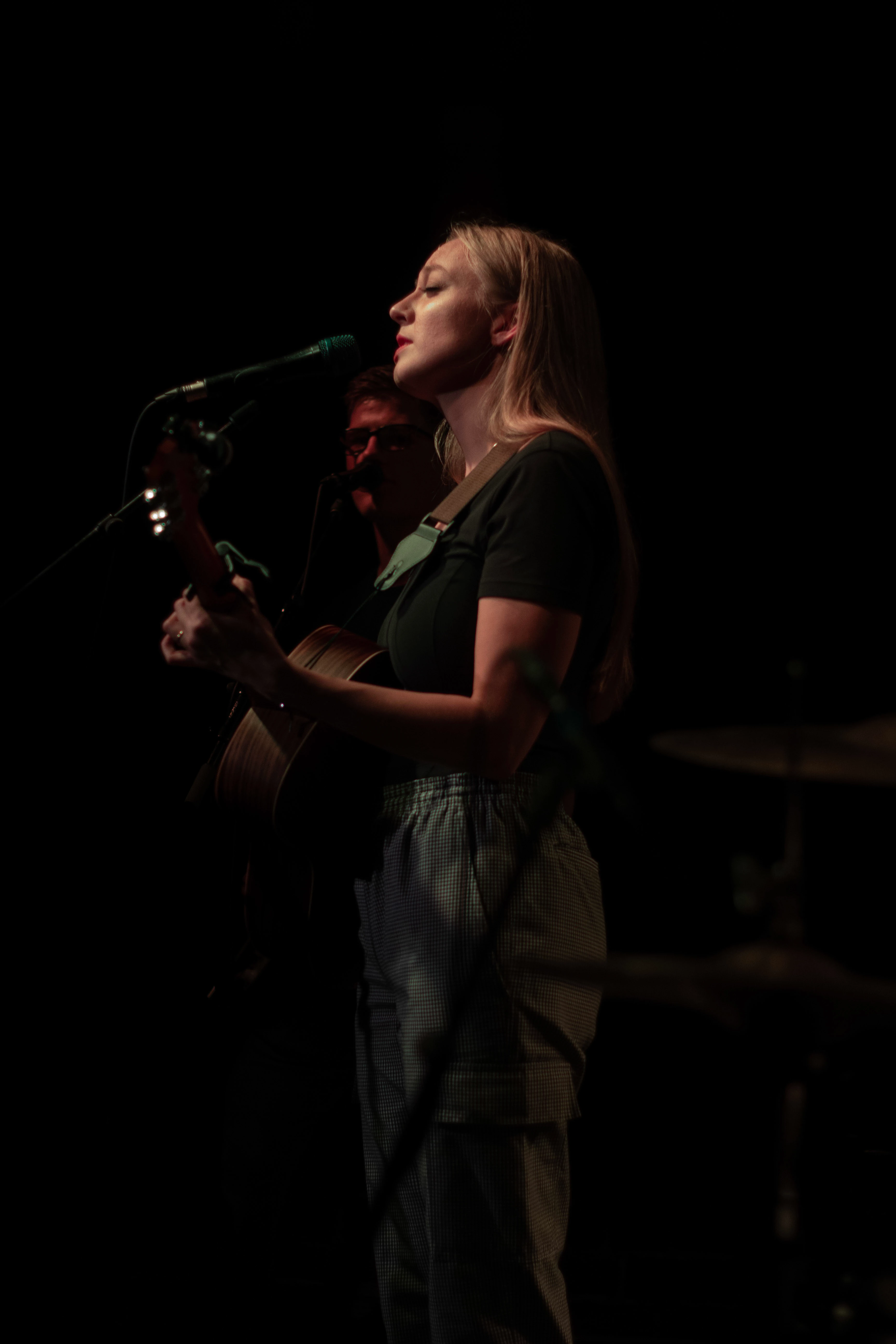 Picture of a guitar player